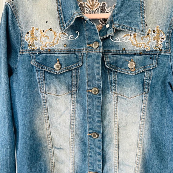 Jean jacket - Picture 2 of 8